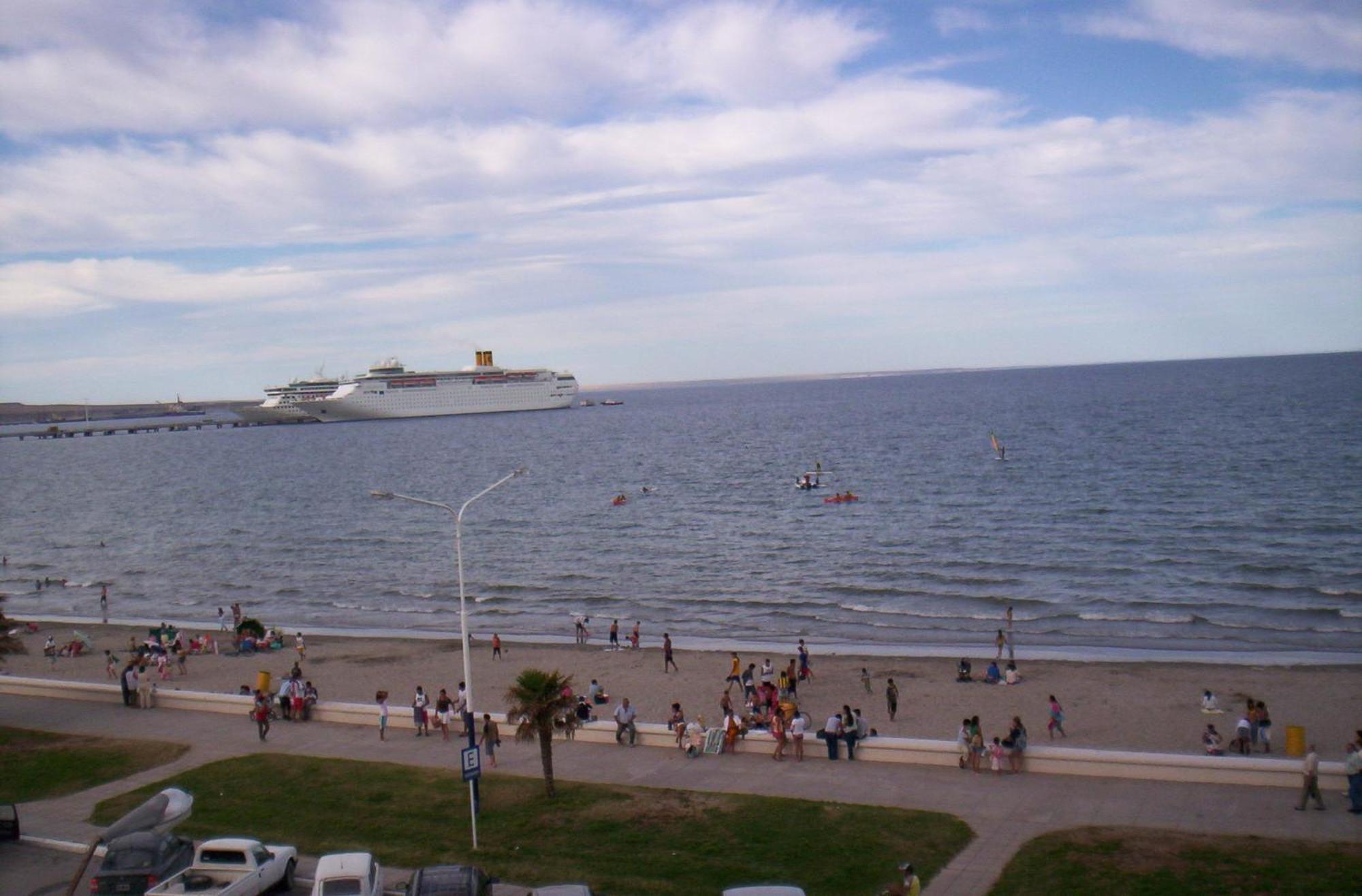 Costanera Hotel Puerto Madryn Kültér fotó